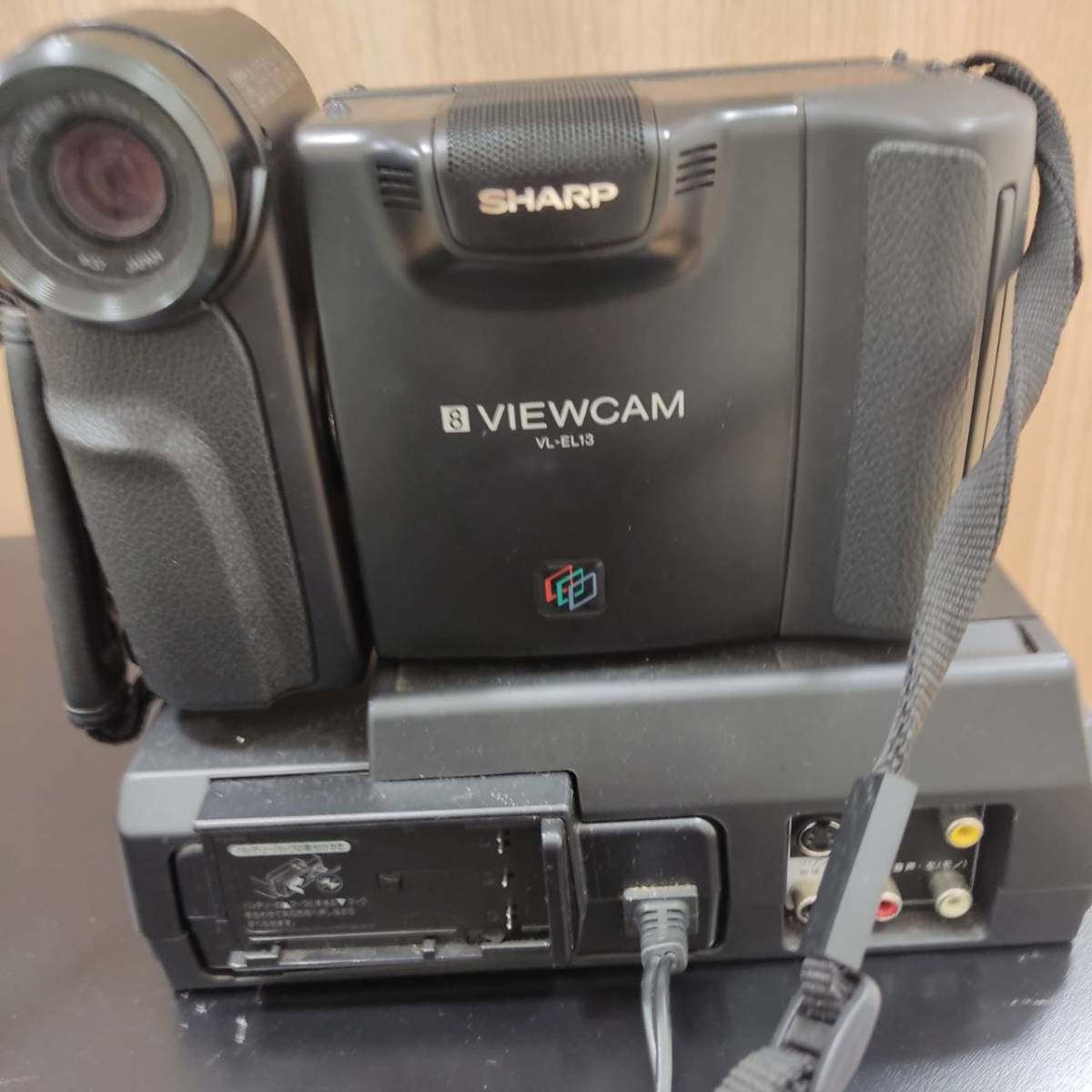 #7236【ジャンク】SHARP VIEWCAM VL-EL13 シャープ ビデオカメラ 保存バッグ、バッテリー、説明書付き 通電確認のみ の画像2