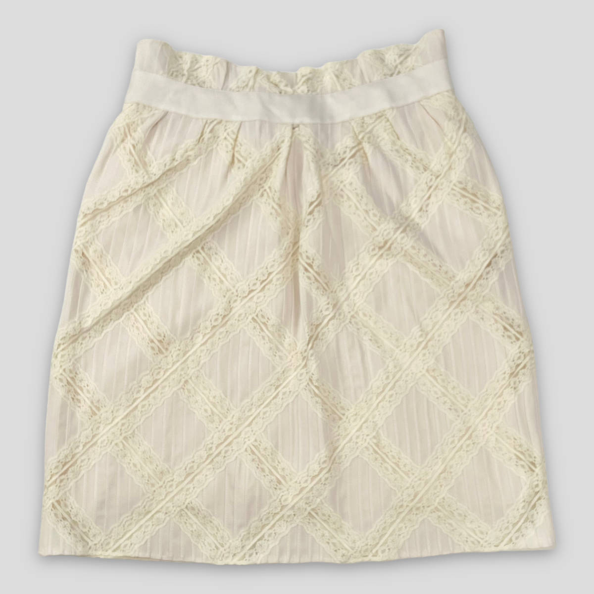 極美品 Chloe / クロエ 2020AW クロスレース タックスカート CHC20AJU2848124U サイズ42 BUTTERCREAM バックジップ ファッション ブランド別 ボトムス