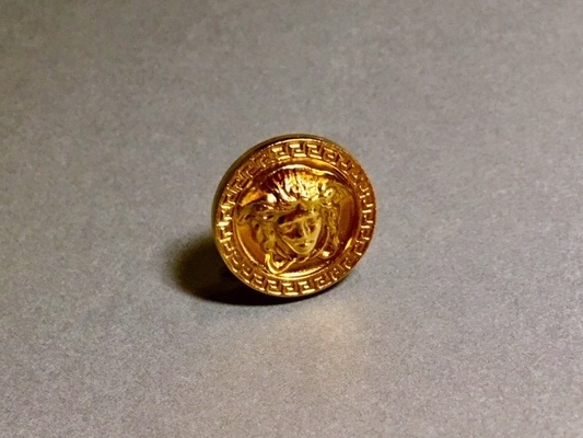 未使用 VERSACE 金メデューサ×グレカ柄ラペルピン - ヤフオク!