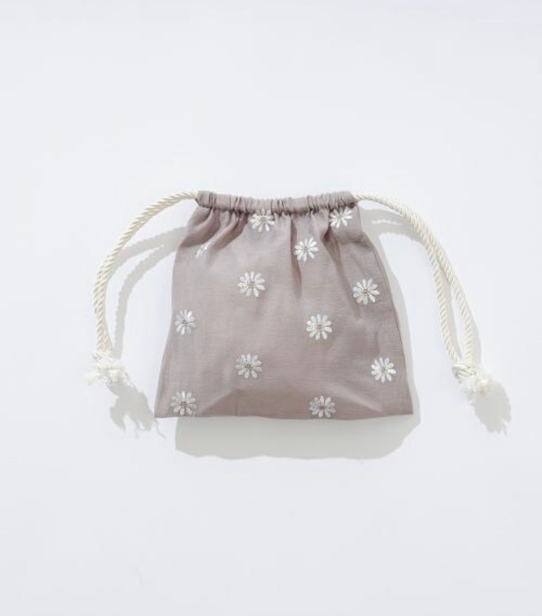 【natural couture】カジュアルマルチパック＜マーガレット刺繍バッグ＞