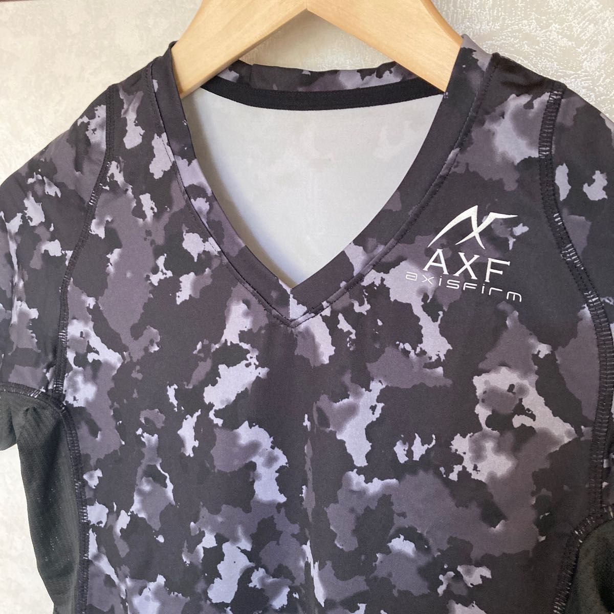 S【新品・未使用】AXF アクセフ 半袖 トレーニング ウェア Tシャツ 迷彩柄