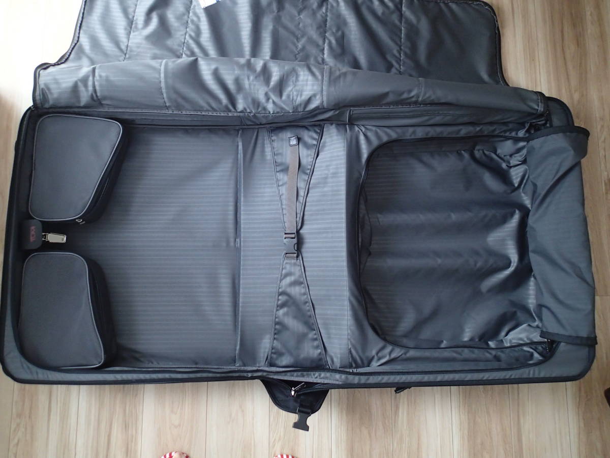 [TUMI] large suitcase high capacity garment bag Carry case 2 wheel Suitscase 2 wheels Garment bag