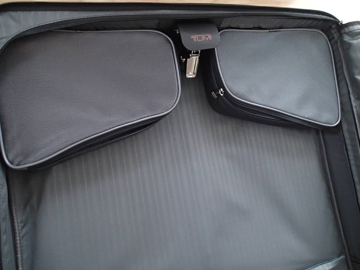 [TUMI] large suitcase high capacity garment bag Carry case 2 wheel Suitscase 2 wheels Garment bag