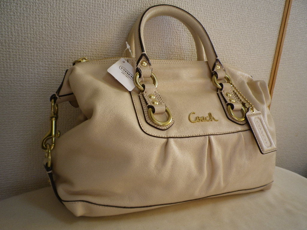 ★コーチ（COACH）のレザーバッグ・K1049-F15445（B4/Bone）【未使用品】_画像2