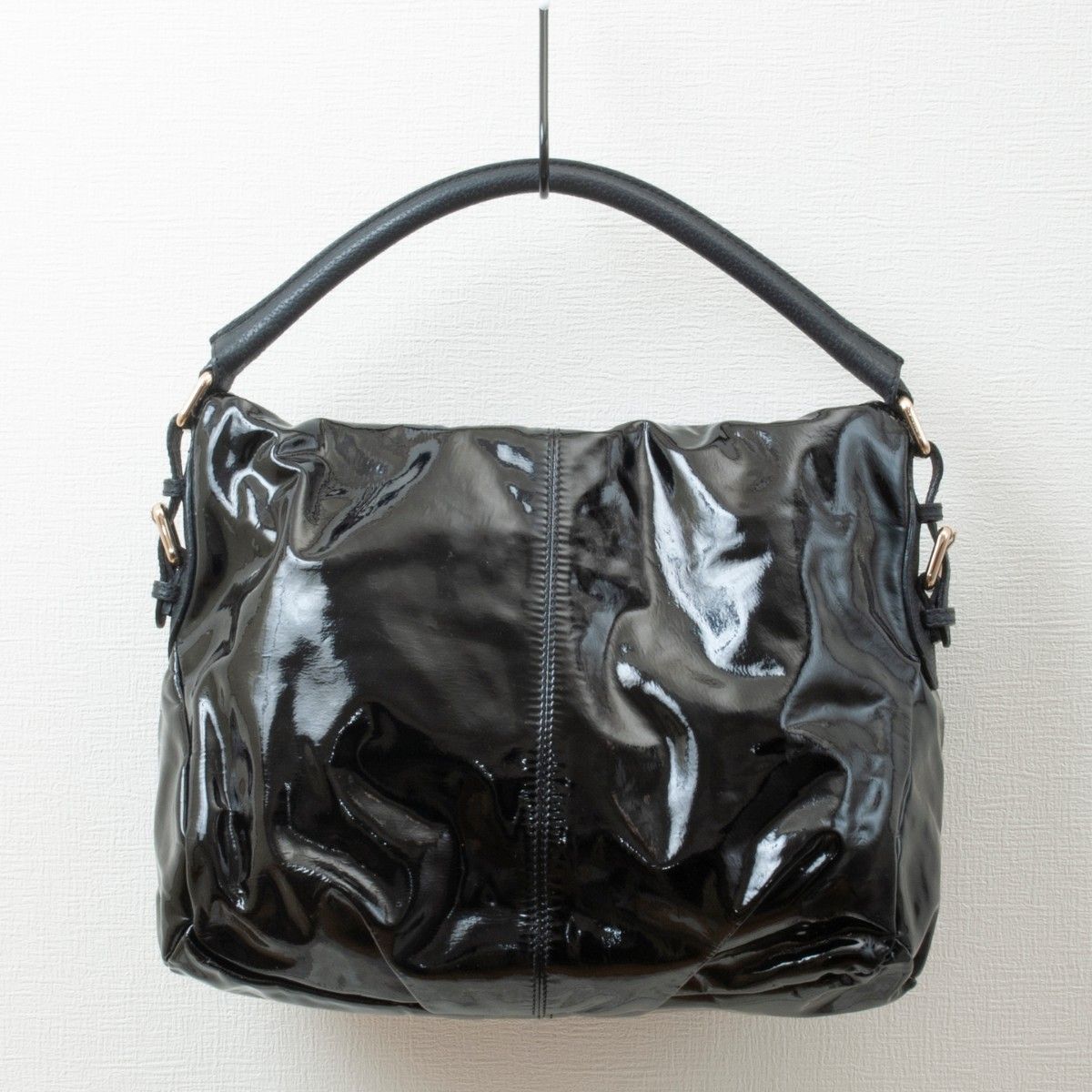 美品】MAX MARA(マックスマーラ) エナメル ワンショルダーバッグ 美品】MAX MARA(マックスマーラ) エナメル ワンショルダーバッグ