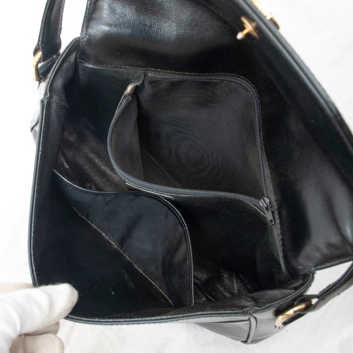 美品】BALLY(バリー) ヴィンテージ レザー ショルダーバッグ 美品】BALLY(バリー) ヴィンテージ レザー ショルダーバッグ