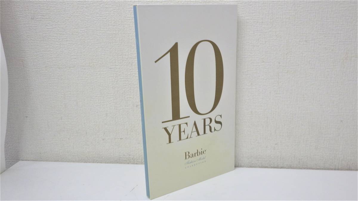 【送料無料】Sh0110-02◯Mattel マテル Barbie 10YEARS Fashion Model Collection フォトコレクション 本の画像1