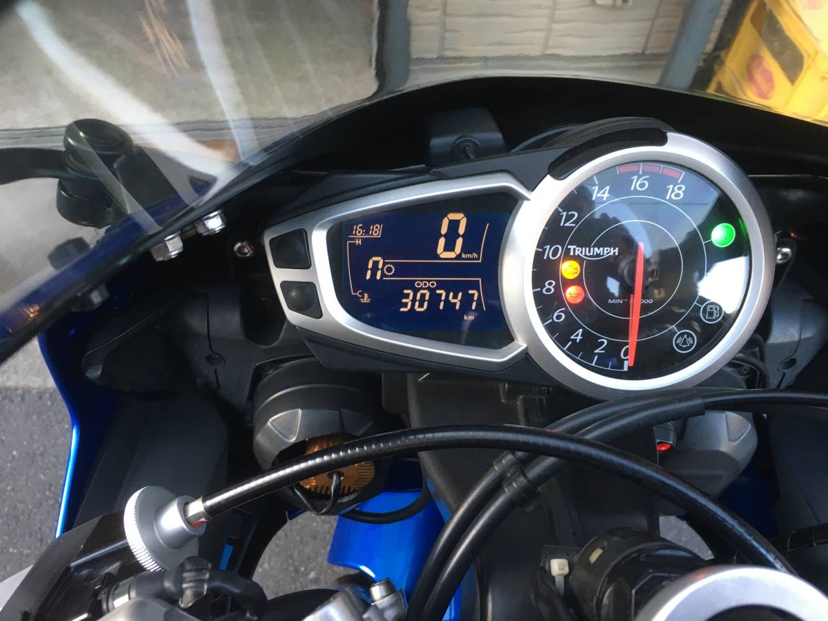 トライアンフ デイトナ675 3