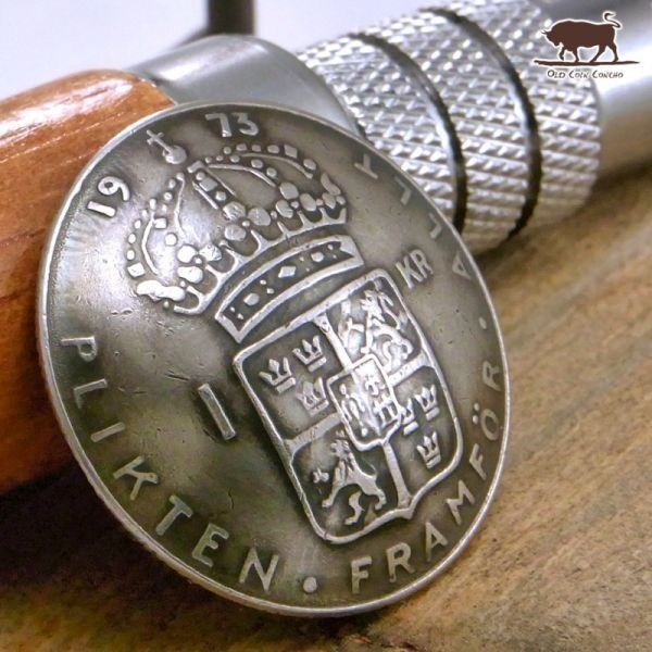 ◇コンチョ ループ式　スウェーデン　1クローナ　盾 A　24.5mm　王冠　丸カン ボタン コイン パーツ_画像3