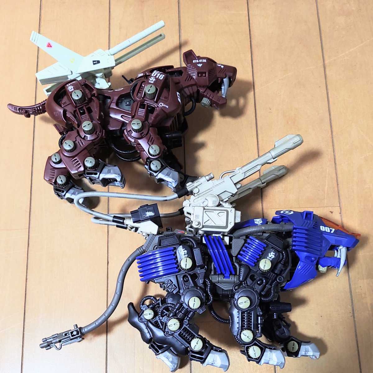 税込】 ゾイド シールドライガー(初回限定) セイバータイガーホロ
