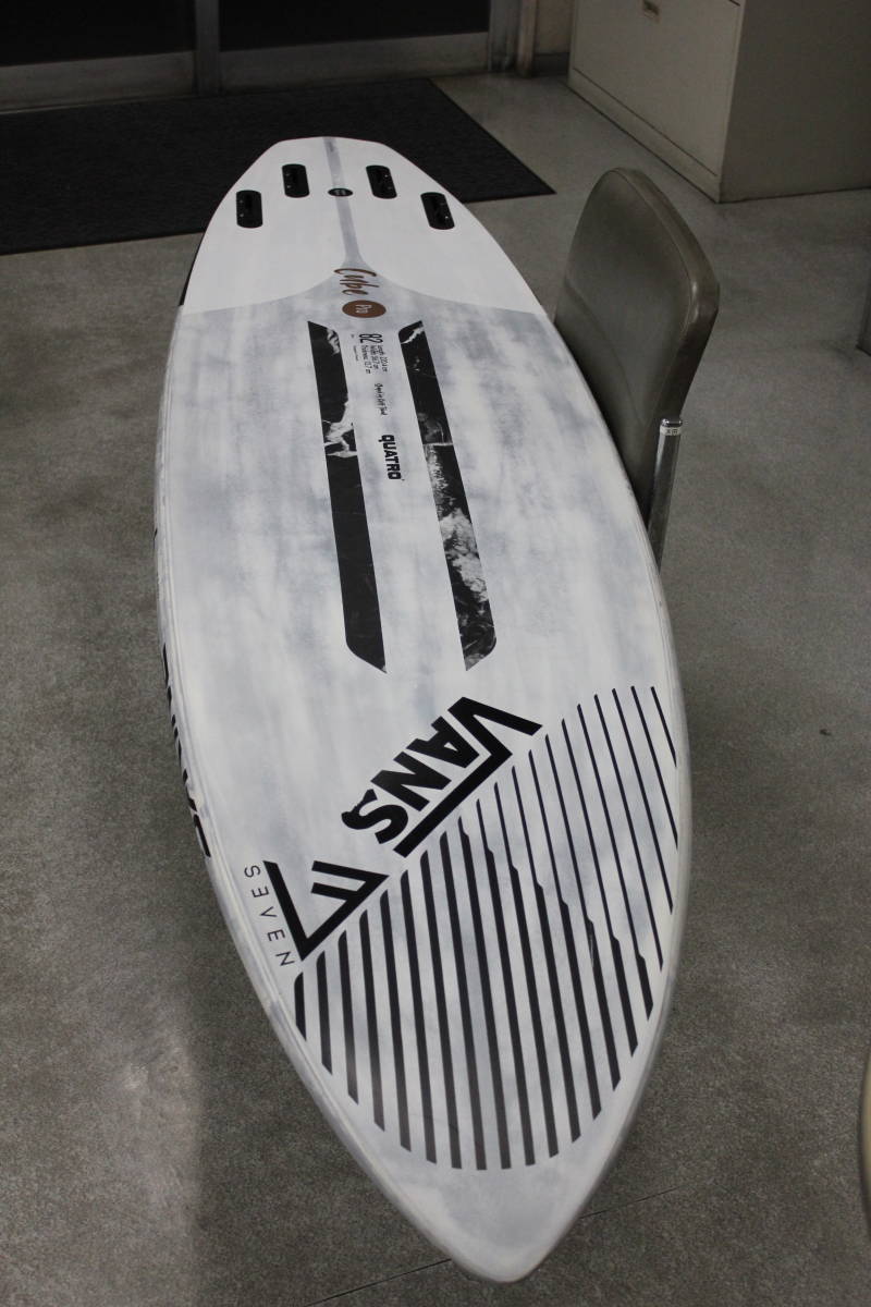 Yahoo!オークション - 2022モデル クワトロ キューブ 82L QUATRO Yahoo!オークション - 2022モデル クワトロ キューブ 82L QUATRO