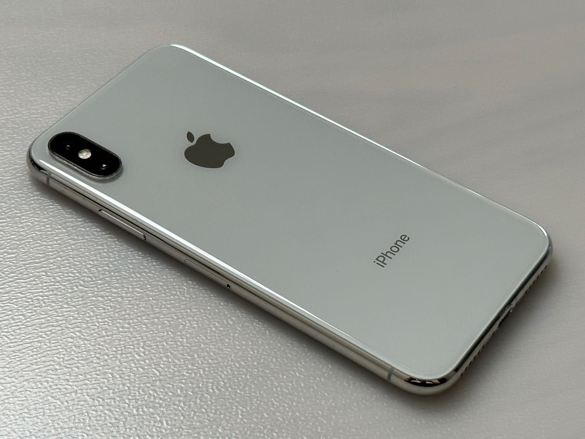 ☆美品☆ iPhone X Silver 256 GB SIMフリー-