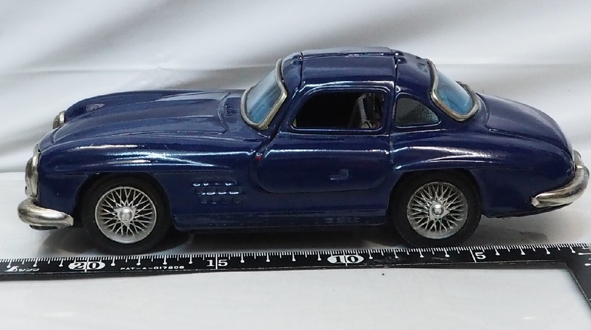 BANDAI【Mercedes-Benz 300SL Gull Wingリペイント紺色リモコン欠 メルセデスベンツ ガルウイング ドア開閉】ブリキtin toy car(箱無)0340_画像5