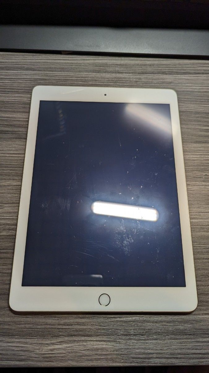 1/30まで 美品 iPad第5世代 32GB ゴールド Wi-Fiモデル｜PayPayフリマ