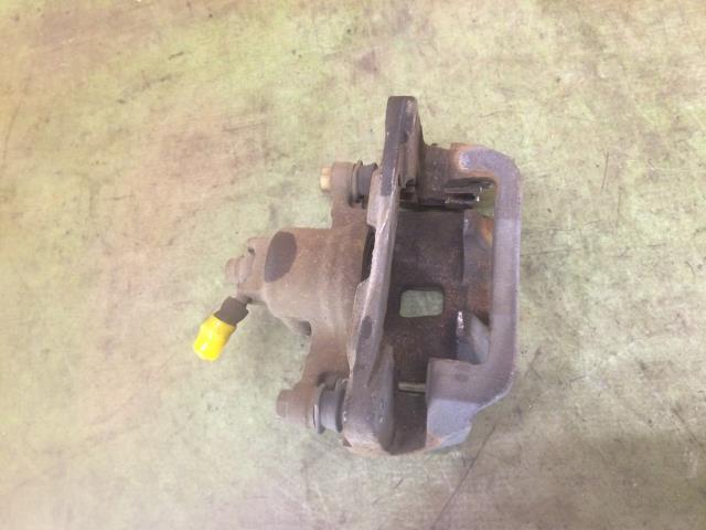 [ gome private person shipping possible ] Impreza TA-GGA rear caliper right 20K 4WD 26692FC000