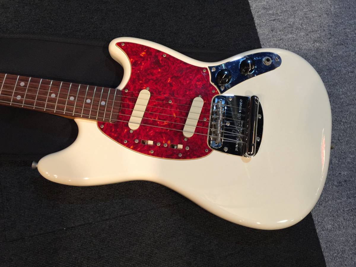 No.116322 Fender Japan MG-65 WHT/R n.mint | restaurantelburladero.com