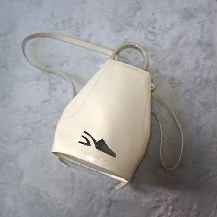 【美品】Ferragamo フェラガモ エナメル バックパック リュック2way