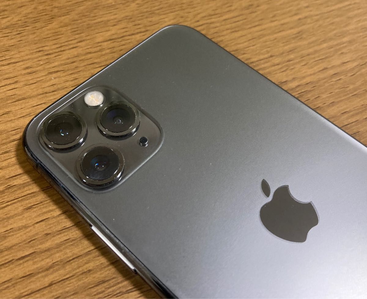 【ジャンク】 iPhone 11 Pro 国内版SIMフリー 256GB （Q74） 本体