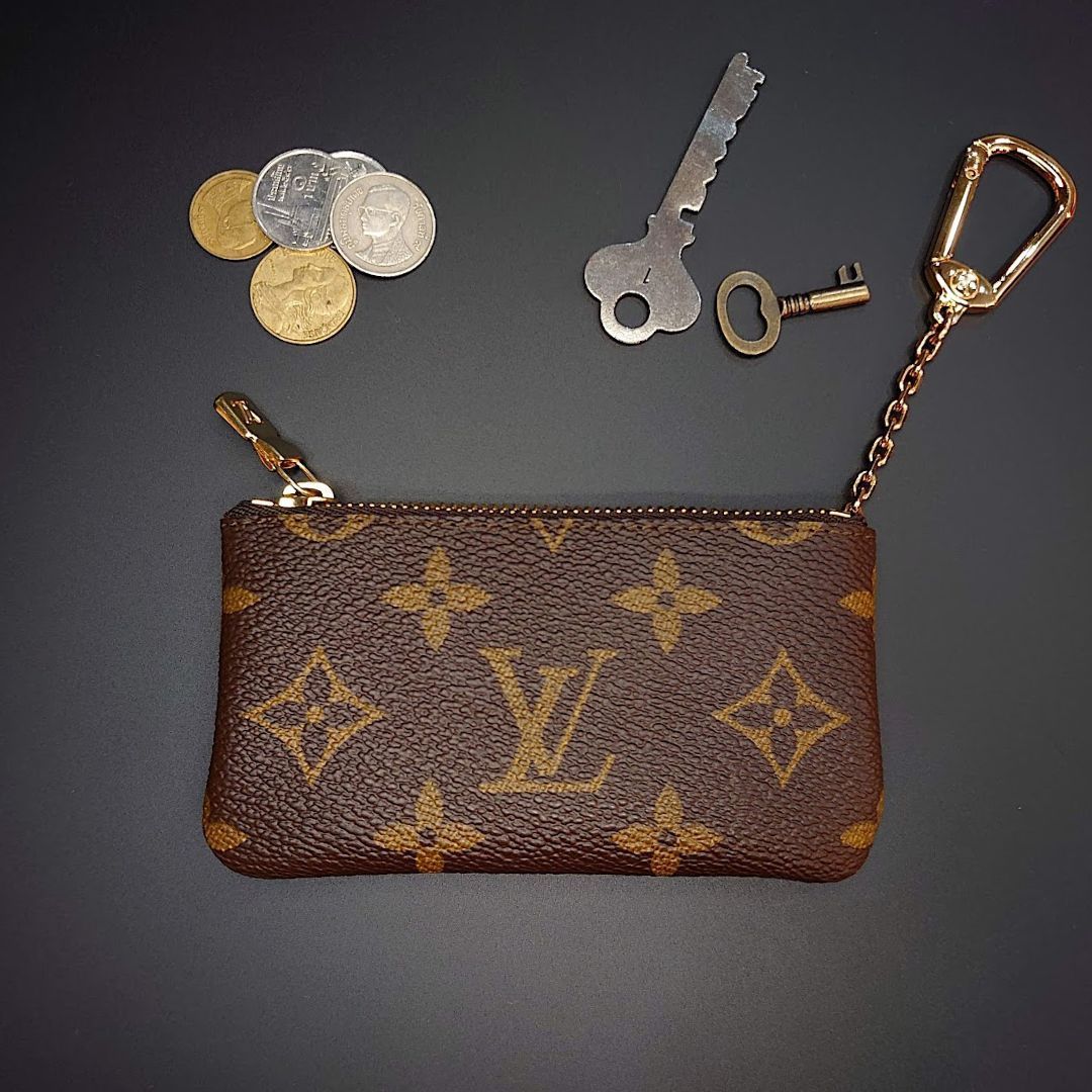 ほぼ未使用】【現行品】LOUIS VUITTON ルイヴィトン LV キーケース