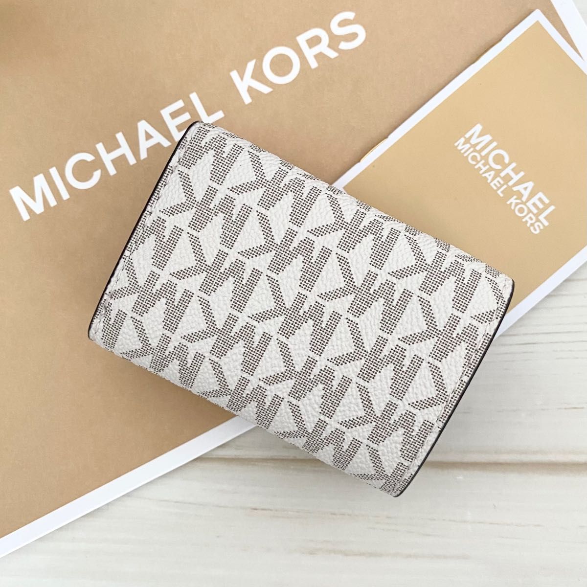 新品 MICHAEL KORS マイケルコース 折り財布 レッド|Yahoo 新品 MICHAEL KORS マイケルコース 折り財布 レッド|Yahoo