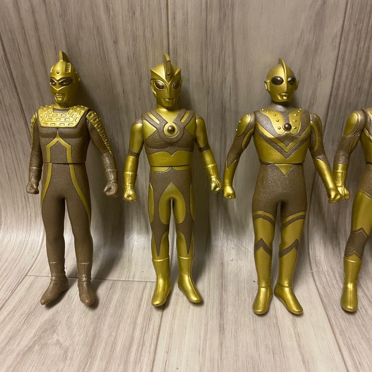 ウルトラマン バンダイ 円谷プロ ウルトラマンソフビ 金色6体 ウルトラマン バンダイ 円谷プロ ウルトラマンソフビ 金色6体
