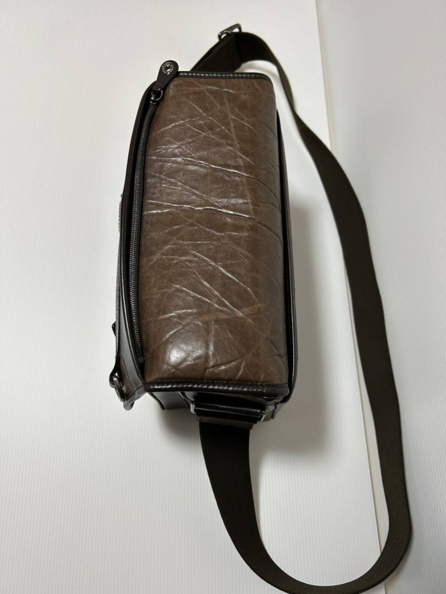 美品 HUNTING WORLD ハンティング ワールド バチューレザー ショルダー