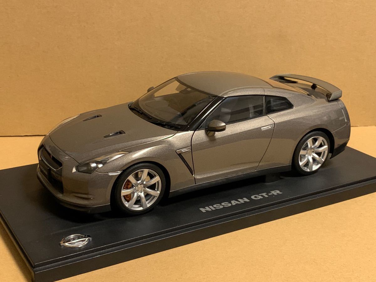 2022春夏新色】 NISSAN GT-R R35 1 18 ディーラー特注 ecousarecycling.com