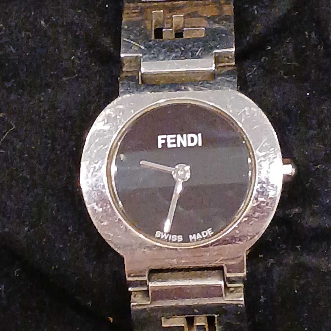 a FENDI フェンディ 3050L クォーツ レディース 腕時計 ロゴ入り黒文字