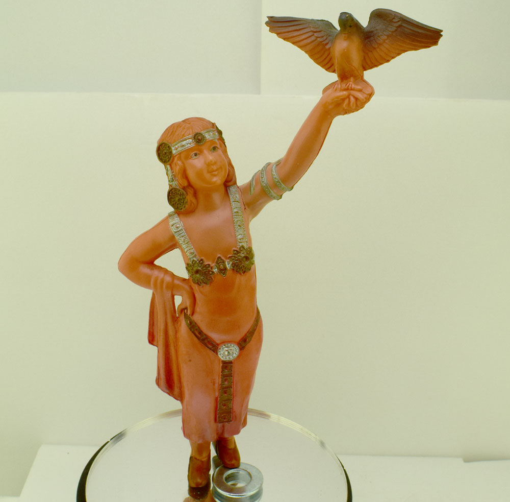 若者の大愛商品 ◎美◎★戦前?★日本製★ビック(27Cm)★セルロイド★鳩を掲げる★エジプト女性★ガラガラ★極上品 その他