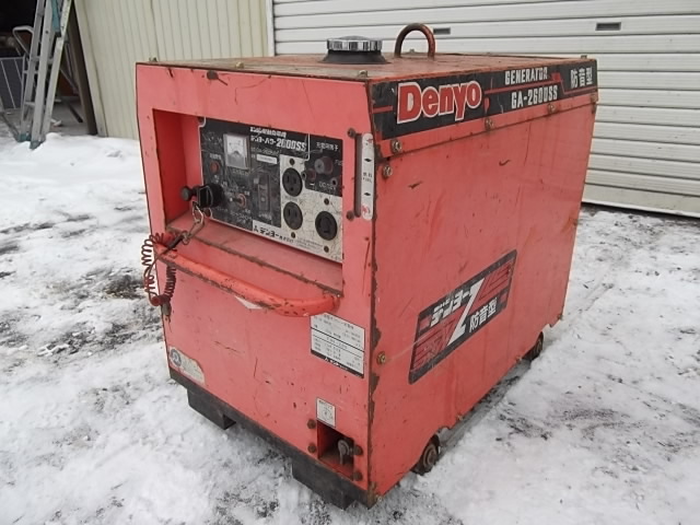 □デンヨー 防音型エンジン駆動発電機 2600ss M7402みち 発電機 □デンヨー 防音型エンジン駆動発電機 2600ss M7402みち 発電機