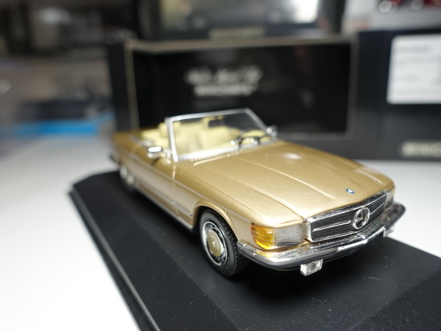 Mercedes Benz 350SL 1972 Gold Metallic 1/43　MINICHAMPS　ミニチャンプス　ベンツ_画像1