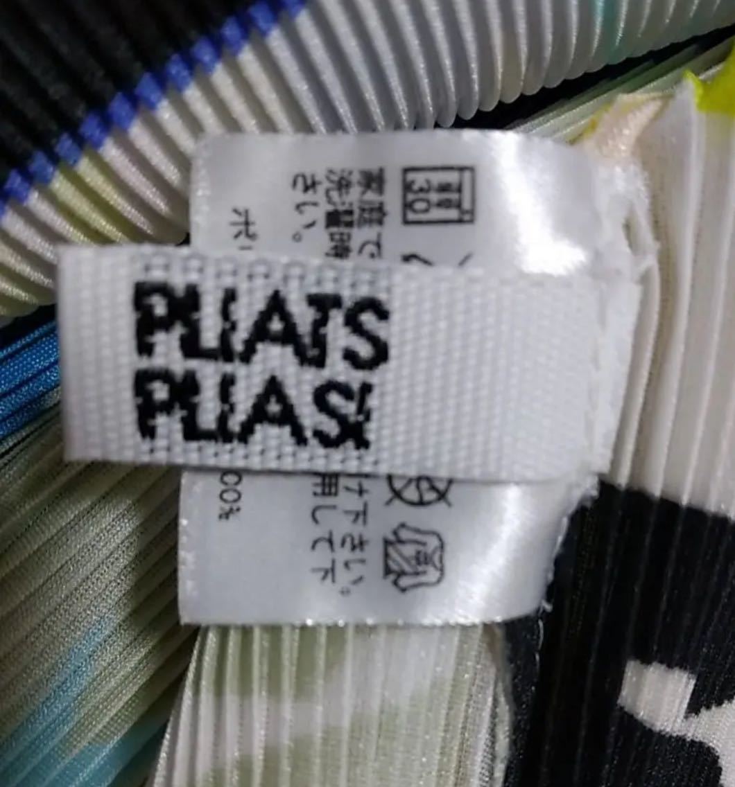 美品 PLEATS PLEASE 英字総柄フレンチスリーブプリーツカットソー