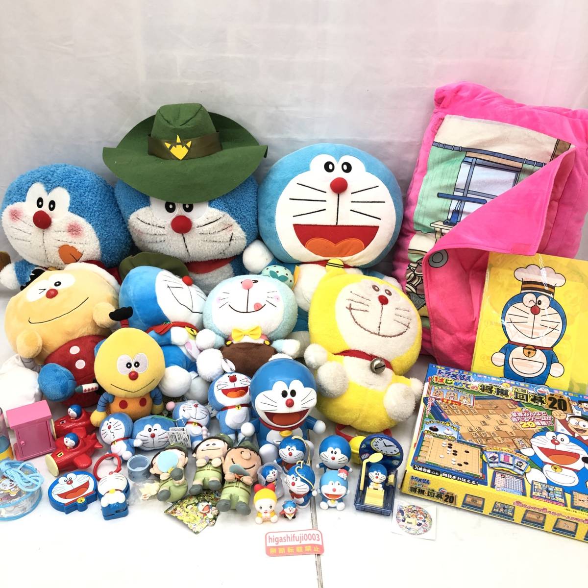 ドラえもん ぬいぐるみ まとめ売り Yahoo!オークション - ドラえもん ぬいぐるみ&グッズまとめ