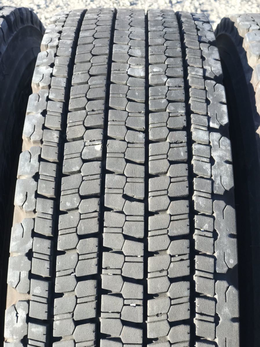 2320 ブリヂストン　225/80R17.5 スタッドレス　4本セット_画像4