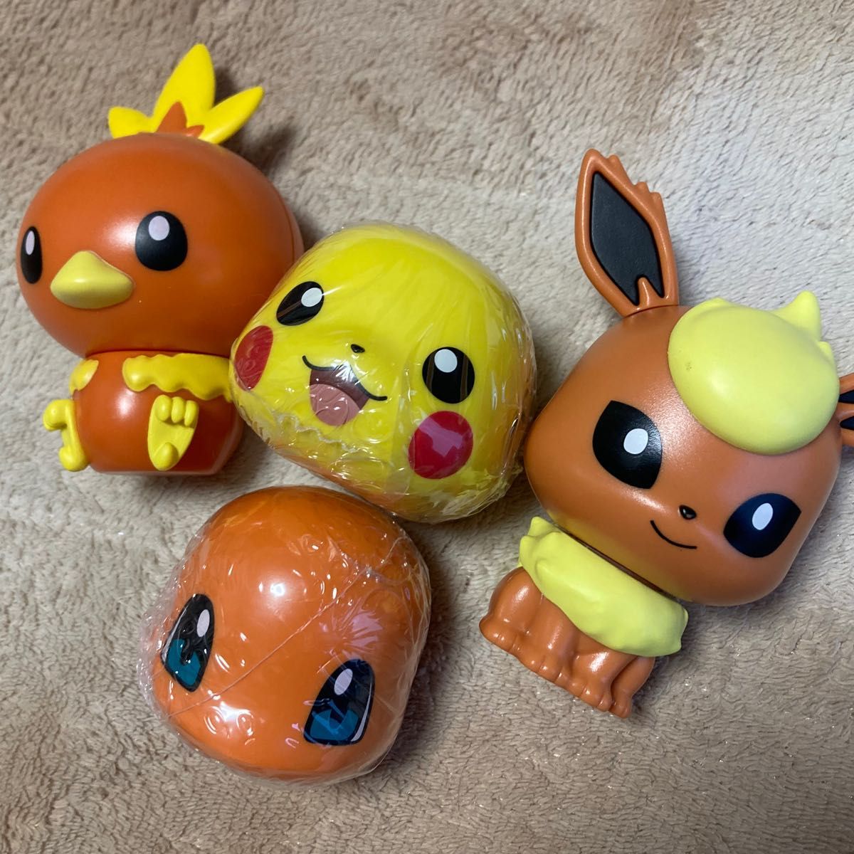 最安値挑戦! ブイズ カプキャラ ふぃぐりっぷ イーブイポンチョ