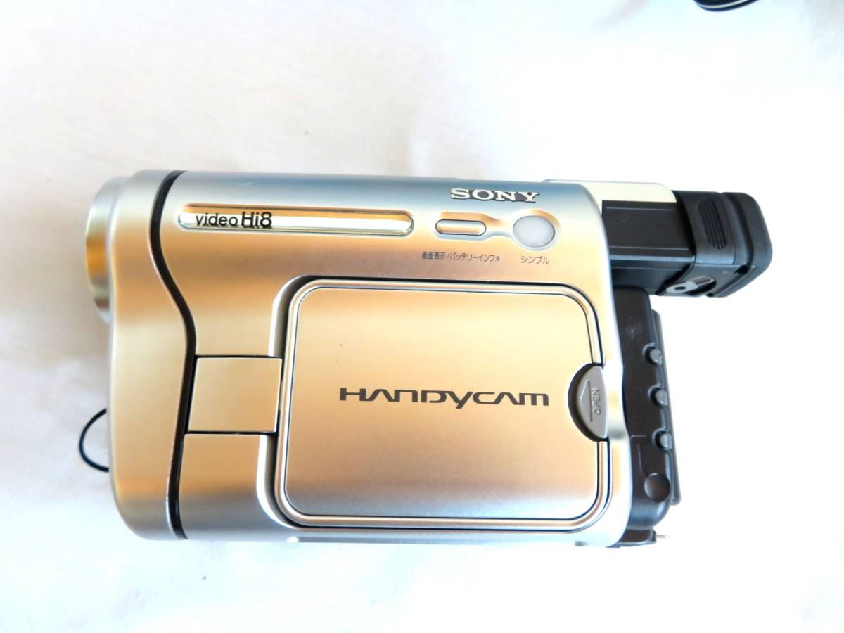 ●【ト葛】SONY ソニー リモコン付き 2.5型液晶モニター搭載 録画・再生ハイエイトビデオカメラ ハンディカム CCD-TRV126 CHZ01ZZG50の画像3