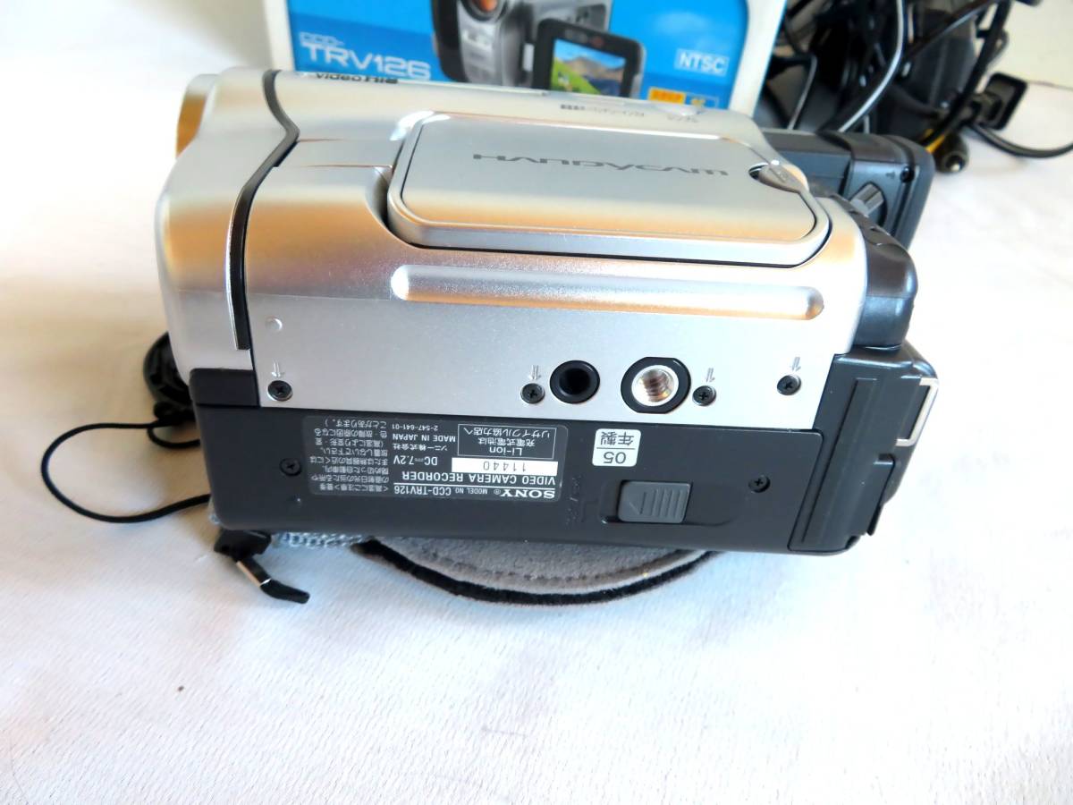 ●【ト葛】SONY ソニー リモコン付き 2.5型液晶モニター搭載 録画・再生ハイエイトビデオカメラ ハンディカム CCD-TRV126 CHZ01ZZG50の画像4