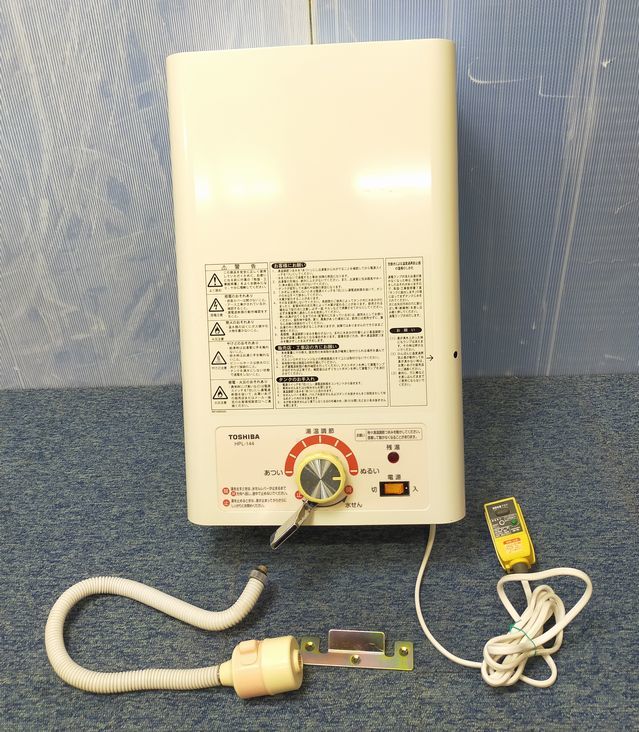 【NY364】TOSHIBA 東芝 電気温水器 HPL-144 給湯専用タイプ 容量14L 元止式 壁掛けタイプ 給湯器 屋内設置 _画像1