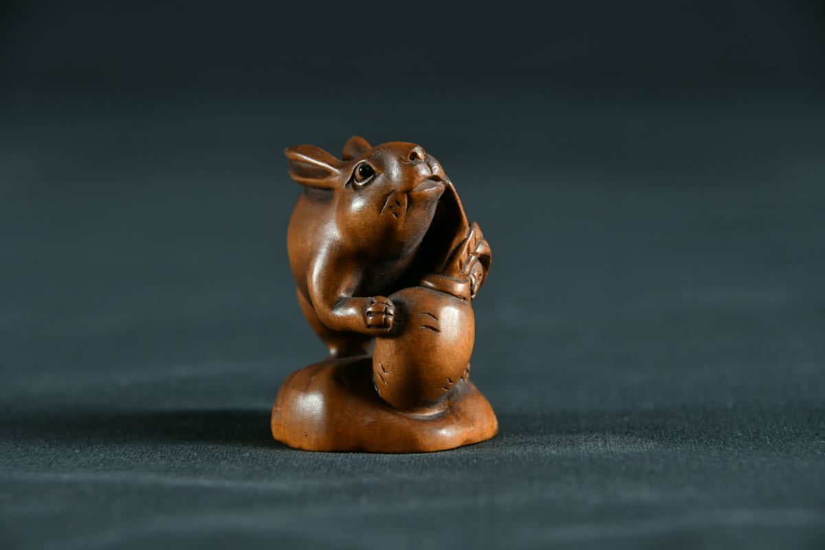 【古美術】兎 根付 Netsuke 精密 彫刻 超絶技巧 彫塑 提げもの 提物 形彫 うさぎ 古玩 ウサギ