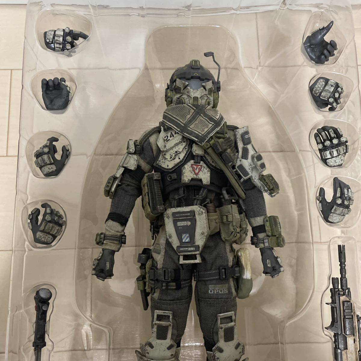Threezero タイタンフォール パイロット スリーゼロ 1/6