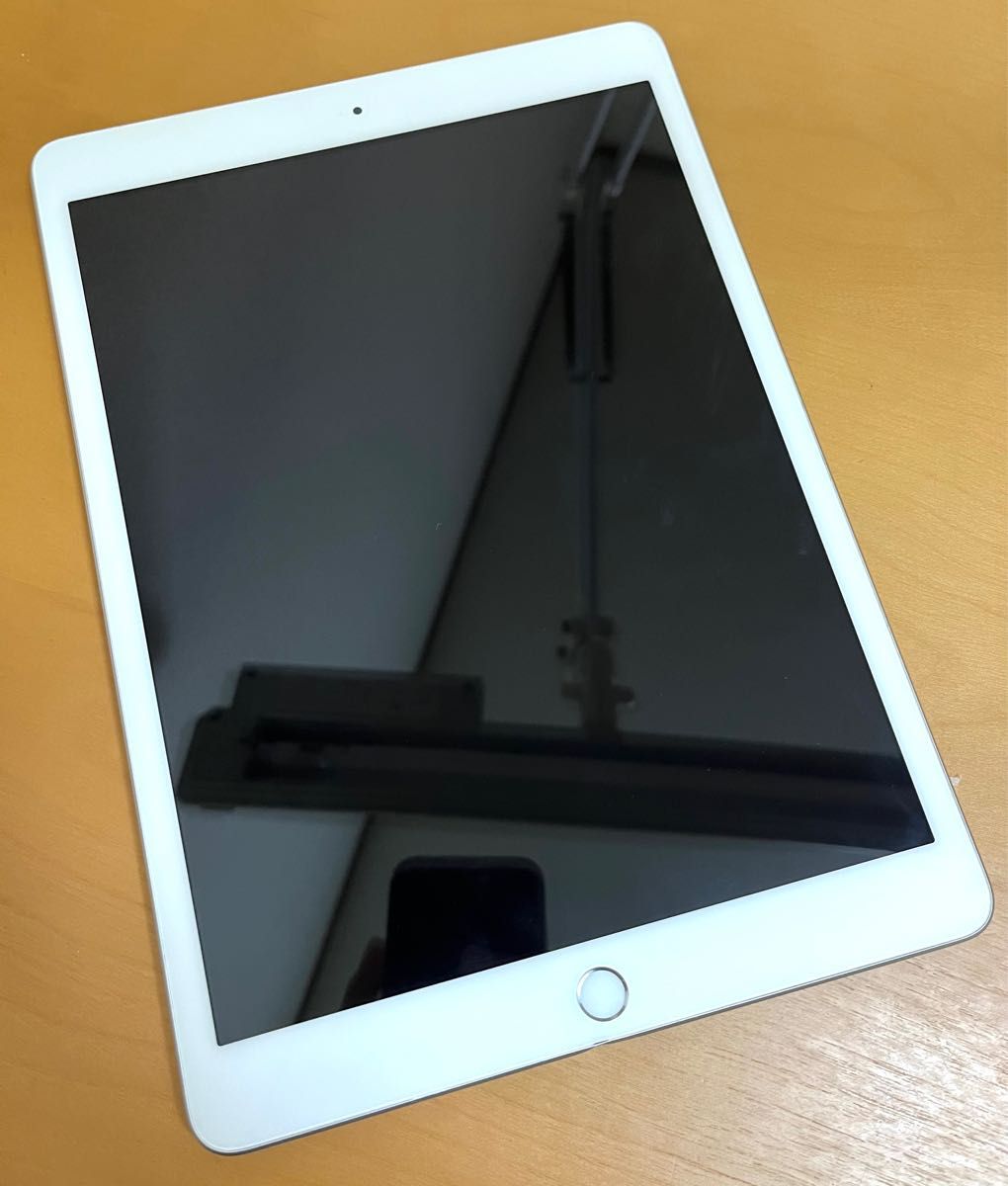 iPad 第7世代 Wi-Fi+Cellular(SIMフリー) 32GB シルバー タブレットPC