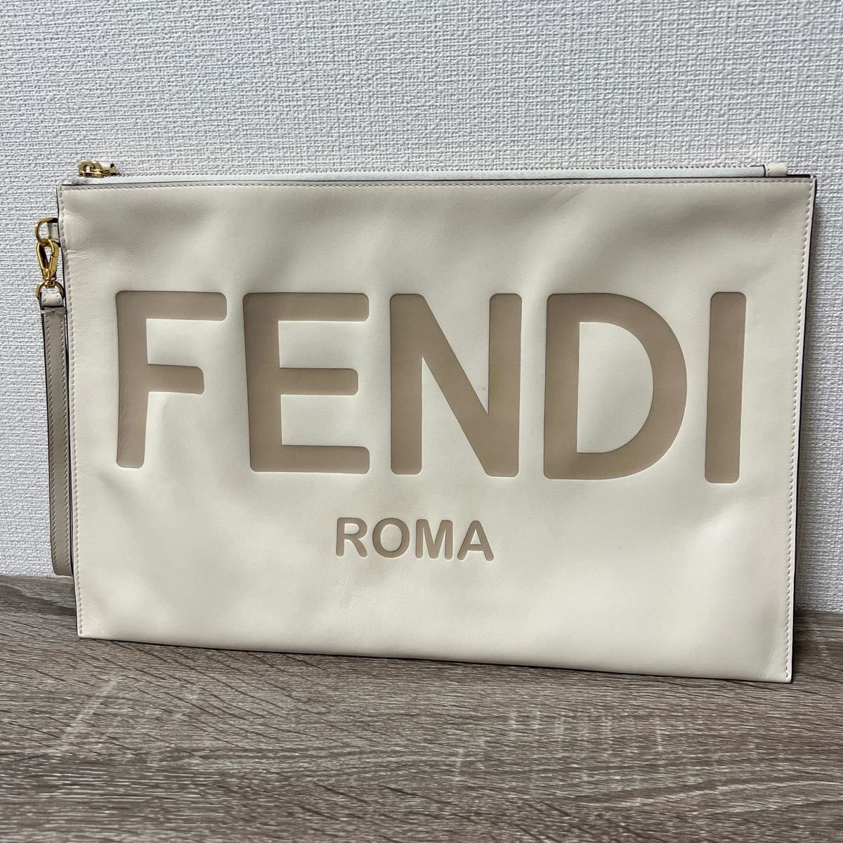 美品 フェンディ フラット スリム クラッチ ラージ バッグ レザー