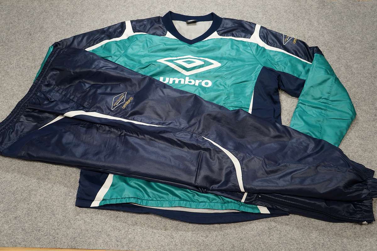 アンブロ UMBRO サッカー 普段着 インシュレーションピステ インシュ