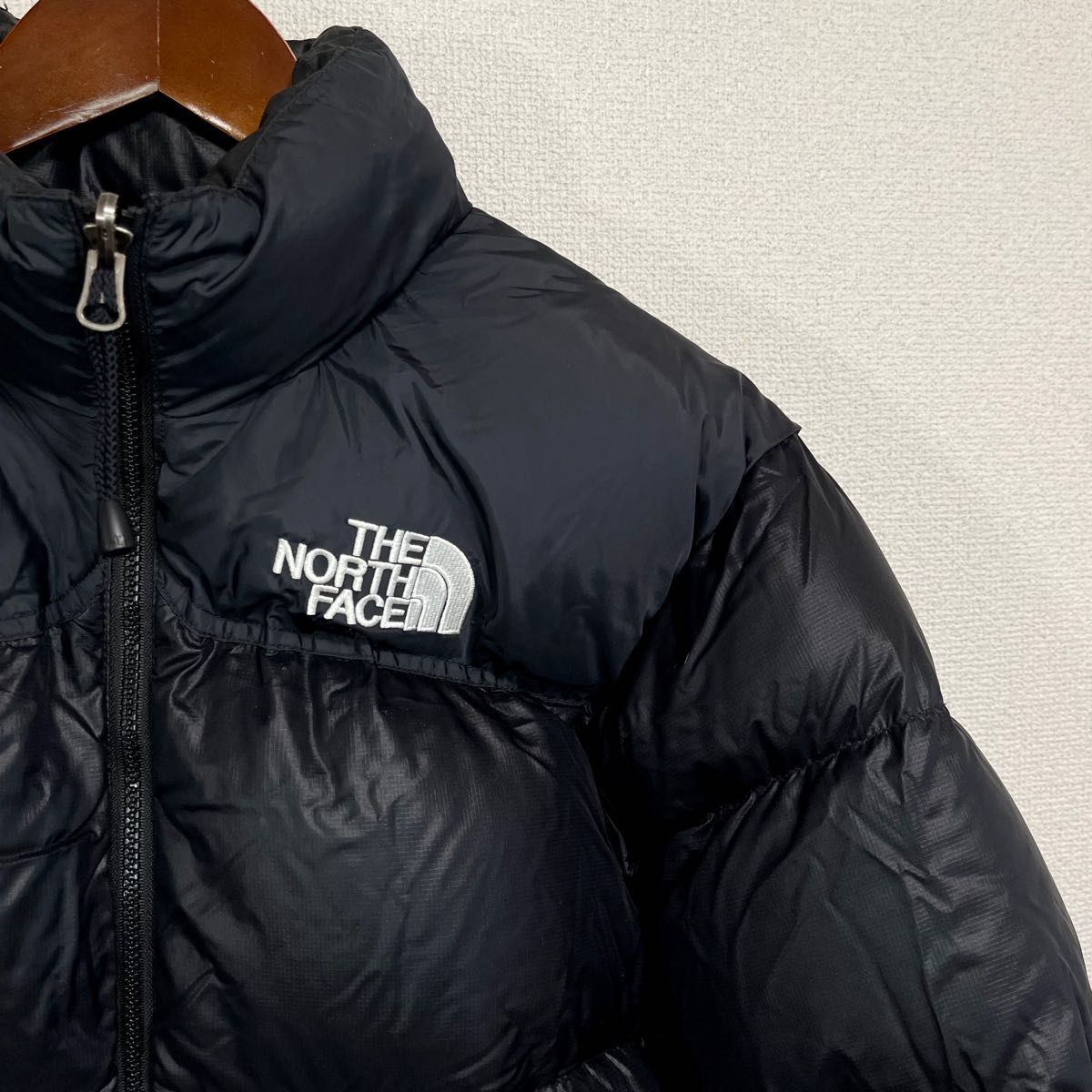 美品希少! ノースフェイス ヌプシダウン ブラック メンズS センターロゴ 黒 THE NORTH FACE 700フィル フード