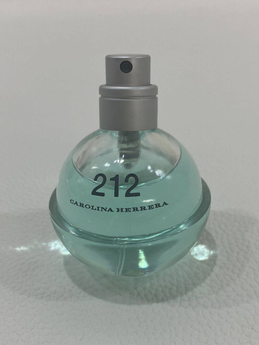 R3A213◆新品同様◆ キャロライナヘレラ CAROLINA HERRERA 212 香水の画像1