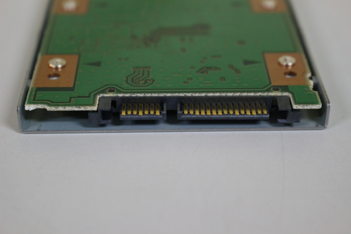  б/у товар Fujitsu CP502520-Z3 CP502525-X3 SSD 16GB 2.5 дюймовый SATA