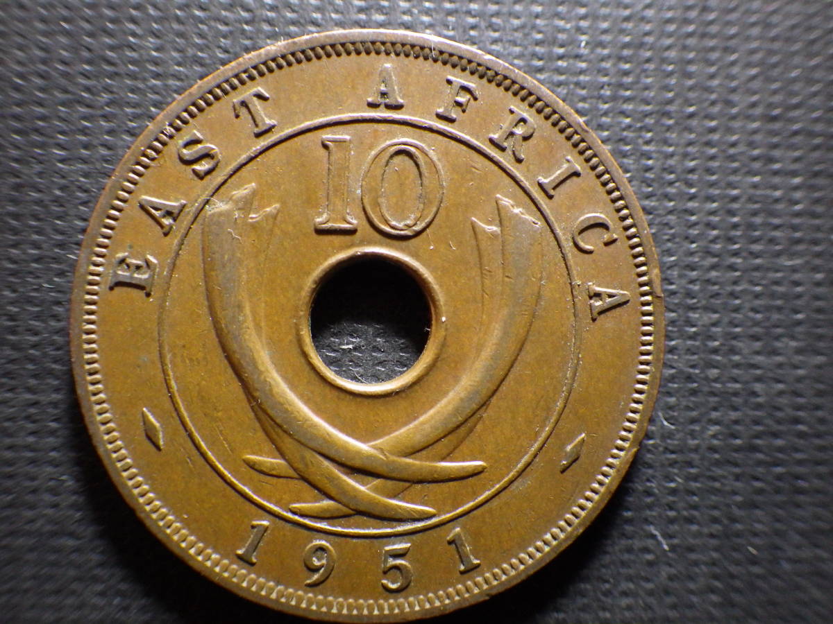英領東アフリカ１９５１年 １０セント銅貨 直径約30.8ｍｍ重量約9.42ｇ 外国コインの画像1