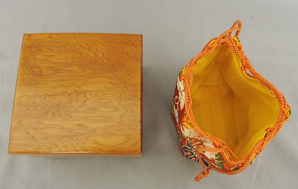 駒箱 屋久杉 将棋 11cm×11cm×8cm 駒袋付き 中古美品(囲碁)|売買 駒箱 屋久杉 将棋 11cm×11cm×8cm 駒袋付き 中古美品(囲碁)|売買