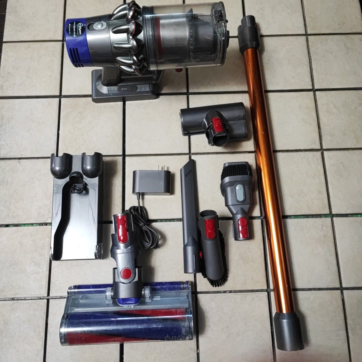 Dyson V10 Fluffy コードレス掃除機 SV12FF LF|Yahoo!フリマ Dyson V10 Fluffy コードレス掃除機 SV12FF LF|Yahoo!フリマ