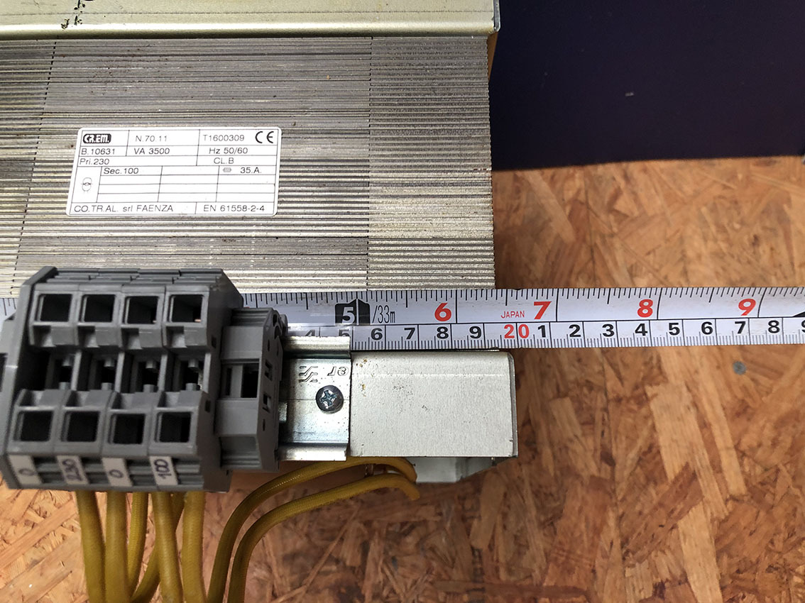 7000円 ダウントランス(電圧減圧器) AC230V→AC100V 3500VA 7000円 ダウントランス(電圧減圧器) AC230V→AC100V 3500VA